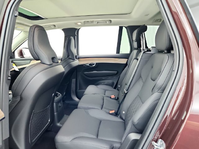New 2025 Volvo XC90 T8 Plus w/ Protection Package Premier AWD/4WD image 24
