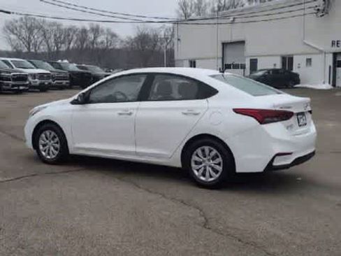 Used 2019 Hyundai Accent SE image 6