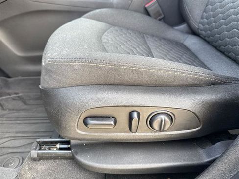 Used 2020 Chevrolet Equinox LT w/ Driver Convenience Package FWD image 13