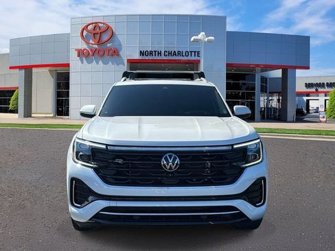 Used 2024 Volkswagen Atlas SEL Premium R-Line AWD/4WD image 3