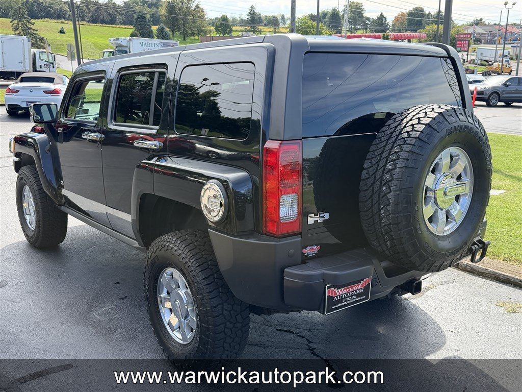 Used 2009 HUMMER H3 Alpha AWD/4WD image 16