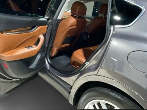 Used 2022 Maserati Levante GT image 11