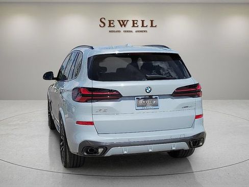 Used 2026 BMW X5 sDrive40i w/ M Sport Package RWD image 3
