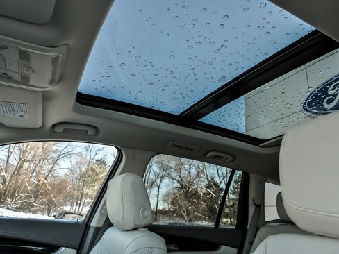 Used 2023 Cadillac XT6 Premium Luxury w/ Technology Package image 16