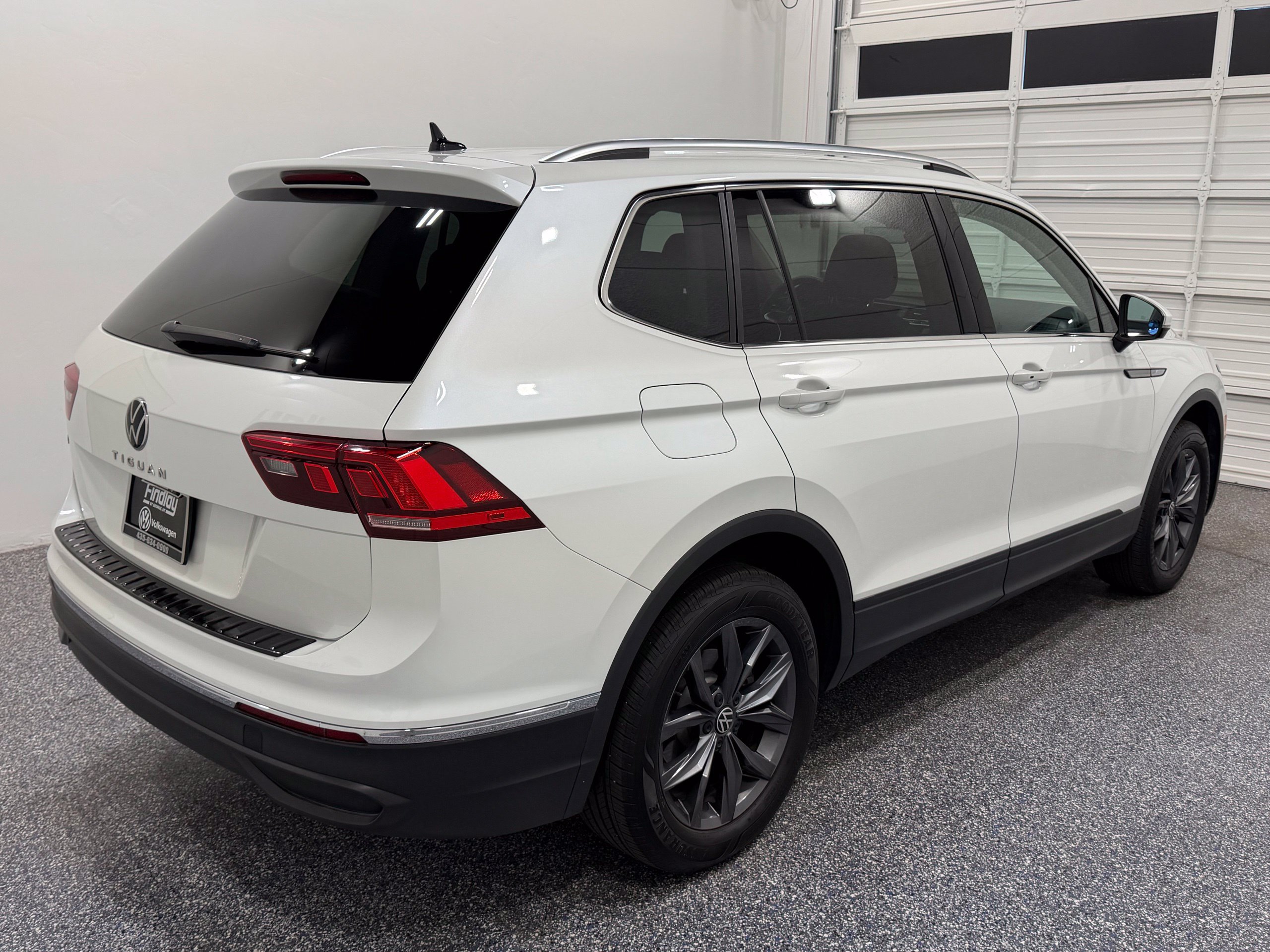 Used 2023 Volkswagen Tiguan SE FWD image 6