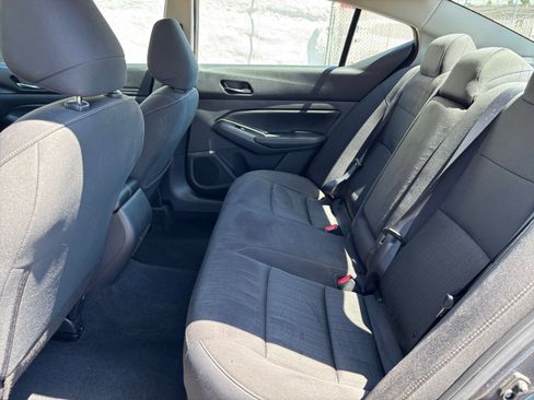 Used 2025 Nissan Altima 2.5 SV FWD image 25