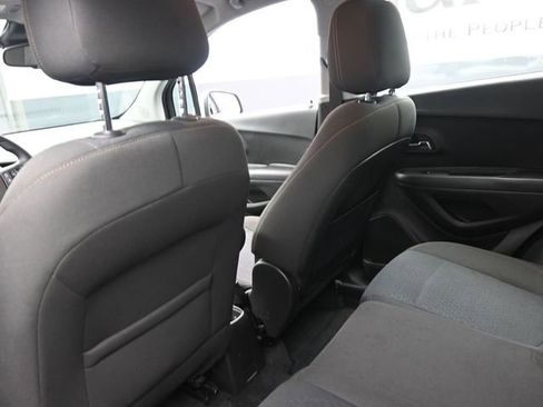 Used 2018 Chevrolet Trax LS image 23