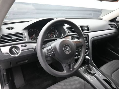 Used 2012 Volkswagen Passat 2.5 S FWD image 13
