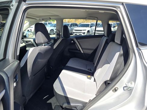 Used 2016 Toyota RAV4 XLE FWD image 17