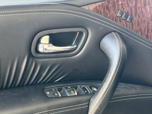 Used 2017 Nissan Armada Platinum w/ Interior Lighting Package RWD image 15