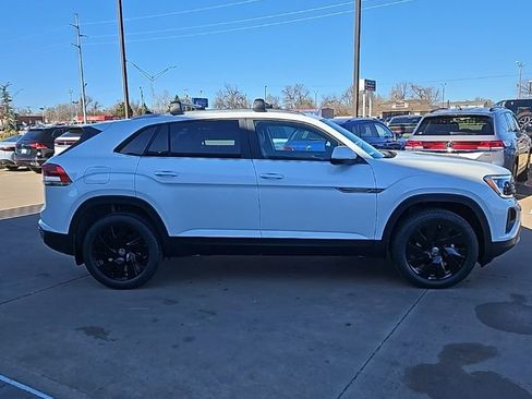 New 2026 Volkswagen Atlas Cross Sport SE AWD/4WD image 4