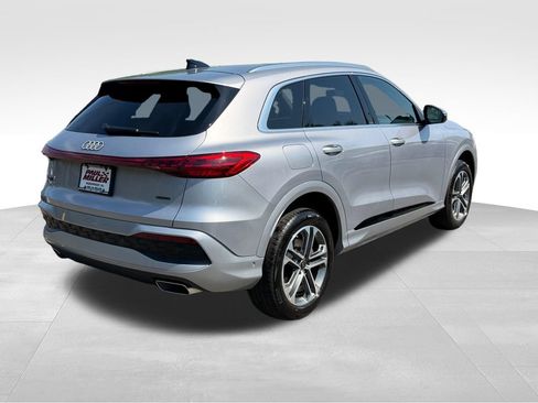 Used 2025 Audi Q5 Premium w/ Convenience Package AWD/4WD image 9