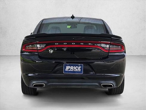Used 2017 Dodge Charger R/T w/ Navigation & Travel Group RWD image 4