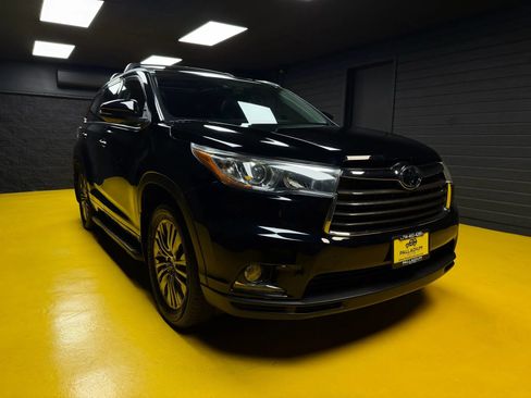 Used 2015 Toyota Highlander Limited Platinum AWD/4WD image 3