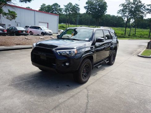 Used 2022 Toyota 4Runner SR5 Premium w/ Moonroof Package AWD/4WD image 23