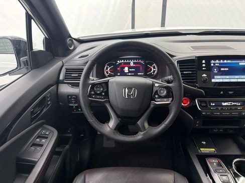 Used 2024 Honda Passport Black Edition image 26