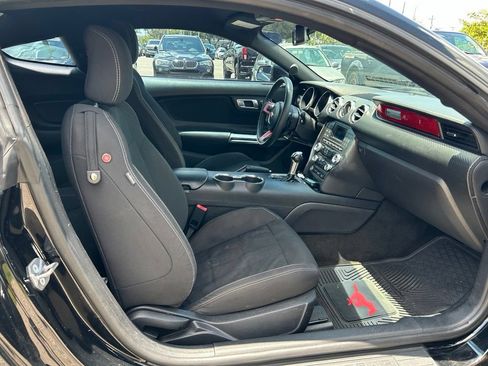 Used 2018 Ford Mustang Coupe RWD image 37