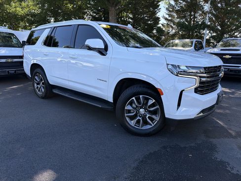 Used 2021 Chevrolet Tahoe LT w/ LT Signature Package AWD/4WD image 2