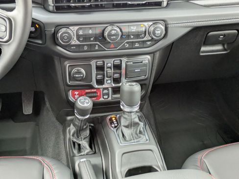 New 2026 Jeep Wrangler Unlimited Rubicon AWD/4WD image 16