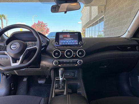 Used 2025 Nissan Sentra SV FWD image 33