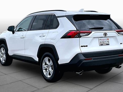 Used 2021 Toyota RAV4 XLE w/ Carpet Mat Package (TMS) FWD image 11