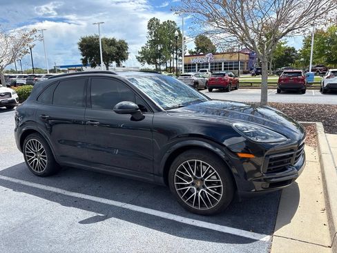 Used 2022 Porsche Cayenne S AWD/4WD image 4
