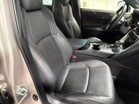 Used 2021 Toyota Venza Limited w/ Advanced Technology Package AWD/4WD image 21
