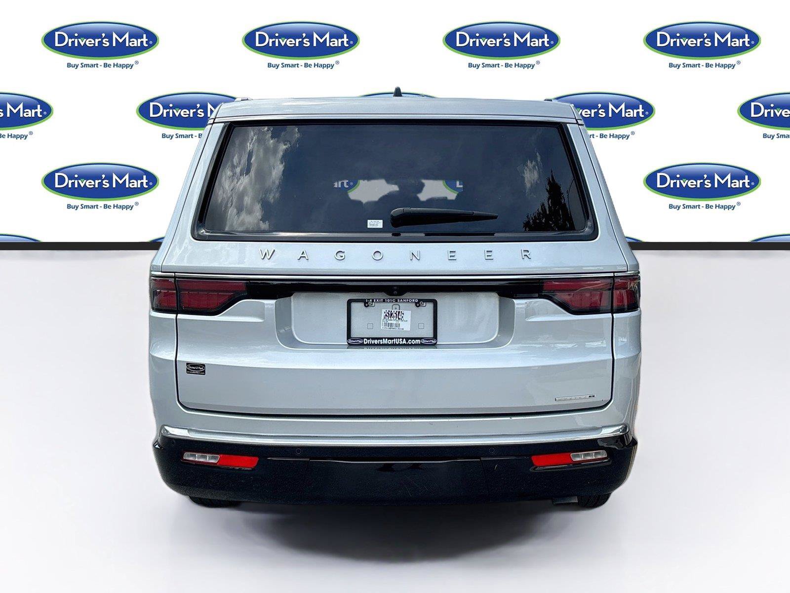 Used 2024 Jeep Wagoneer Series II w/ Flexible Seating Group RWD image 6