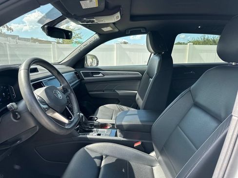 Used 2023 Volkswagen Atlas Cross Sport SE w/ Panoramic Sunroof Package FWD image 12