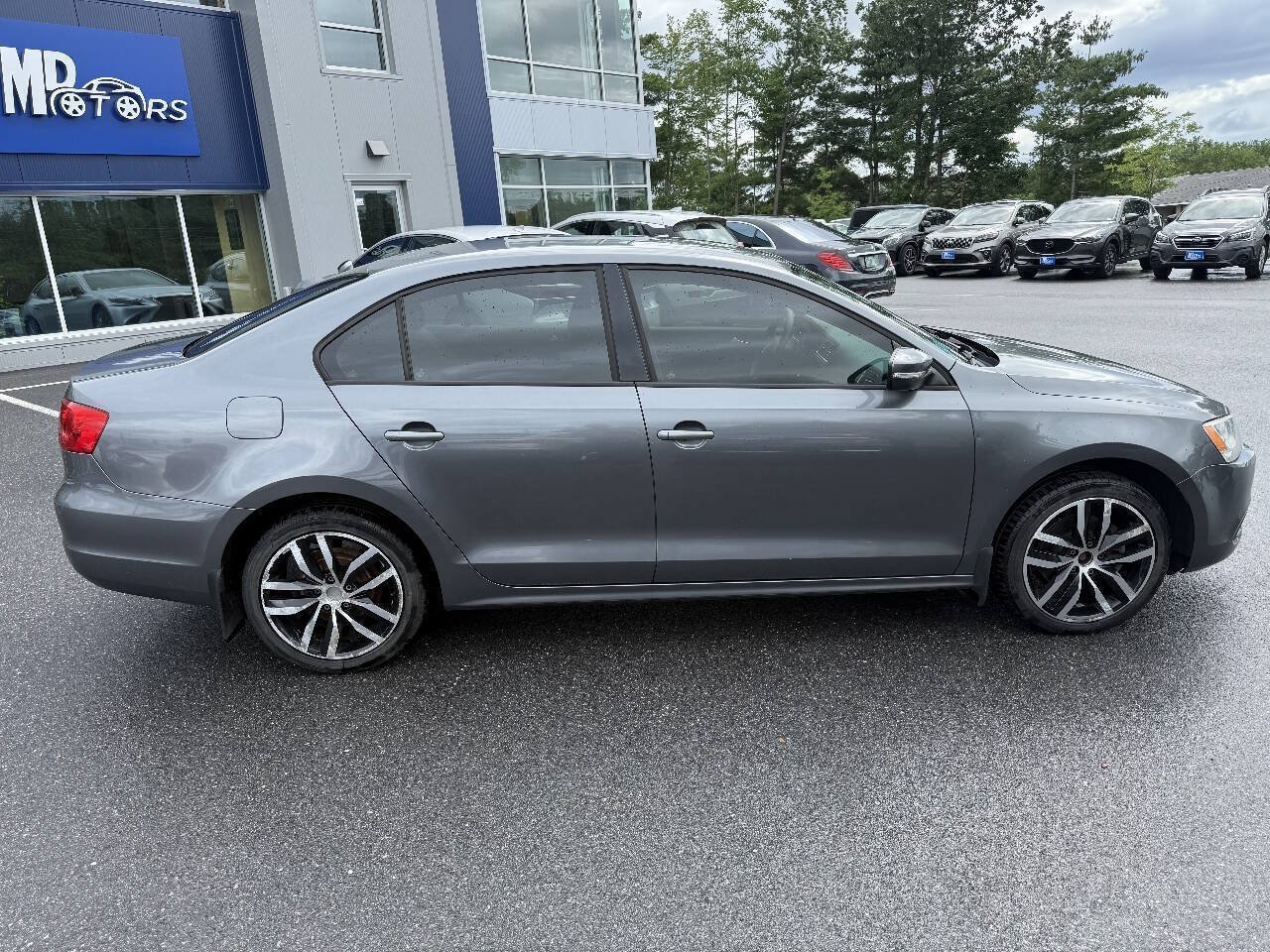 Used 2012 Volkswagen Jetta SE FWD image 4