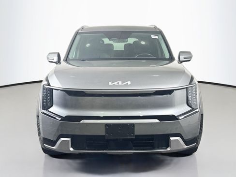 Used 2024 Kia EV9 Land AWD/4WD image 2