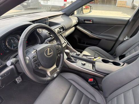 Used 2020 Lexus IS 350 F Sport w/ F Sport Package RWD image 6