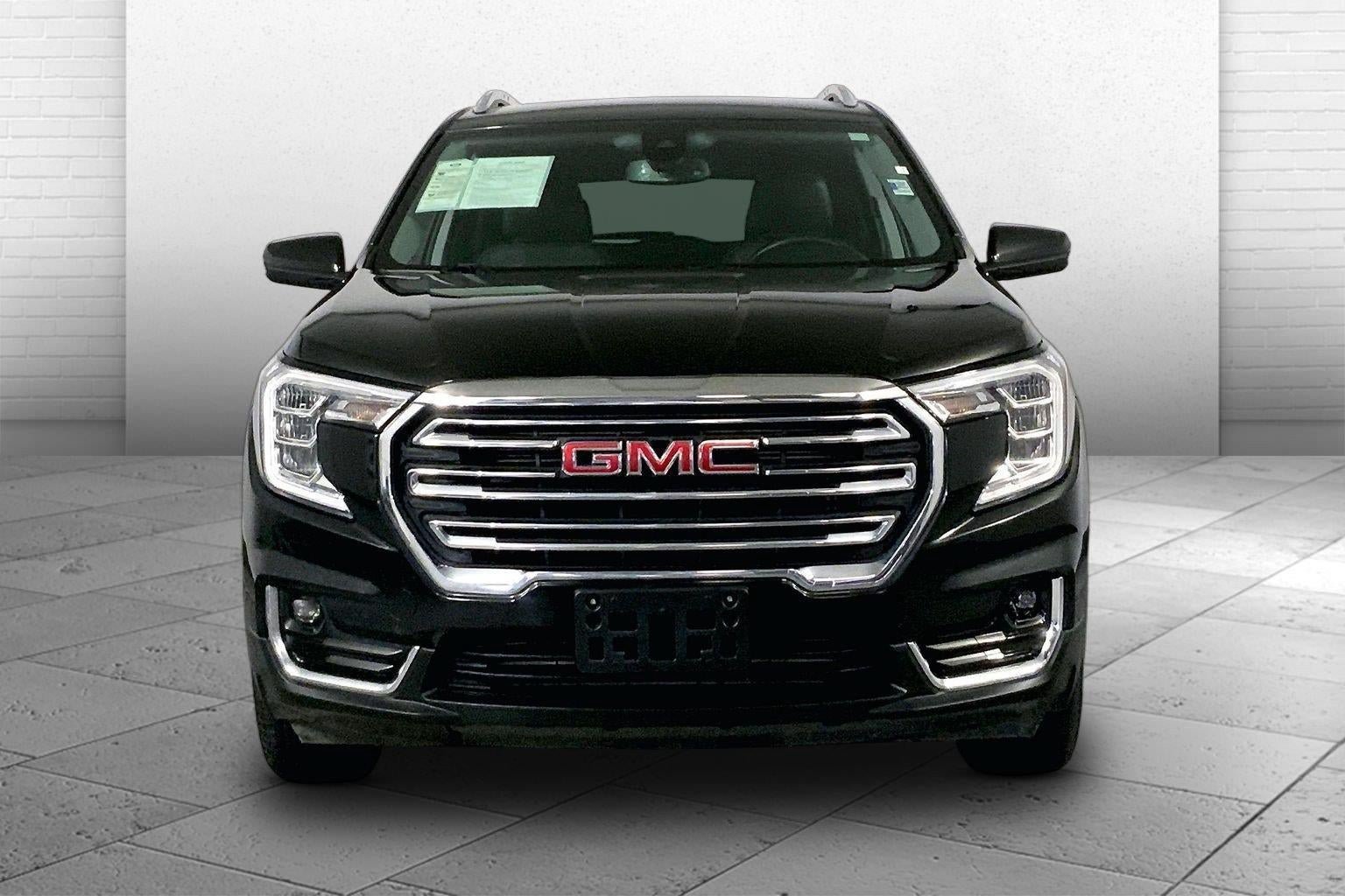 Used 2024 GMC Terrain SLT AWD/4WD image 2