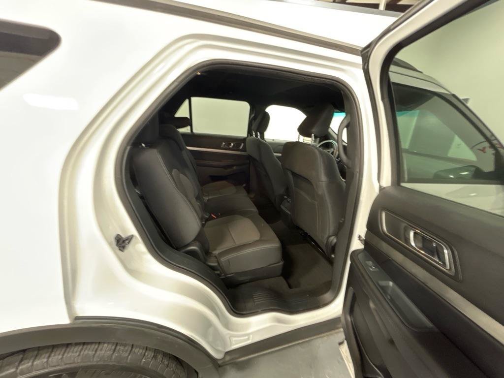 Used 2019 Ford Explorer XLT FWD image 12