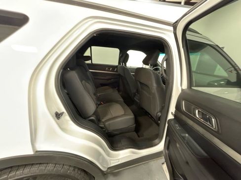 Used 2019 Ford Explorer XLT FWD image 12