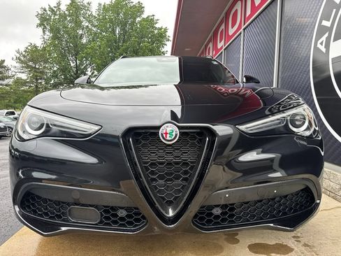 Used 2023 Alfa Romeo Stelvio Veloce AWD/4WD image 8