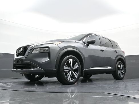 Used 2023 Nissan Rogue SL w/ SL Premium Package image 23
