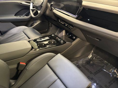 New 2025 Audi Q6 e-tron Premium Plus image 15