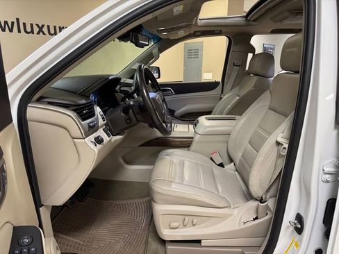 Used 2019 GMC Yukon Denali w/ Denali Ultimate Package RWD image 9