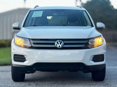 Used 2016 Volkswagen Tiguan S FWD image 3