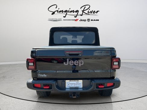 Used 2024 Jeep Gladiator Rubicon w/ Safety Group AWD/4WD image 6