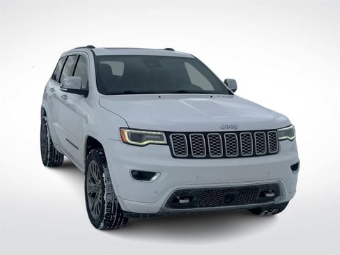 Used 2017 Jeep Grand Cherokee Overland w/ Jeep Active Safety Group image 3