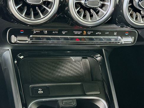 Used 2024 Mercedes-Benz EQB 250+ image 24