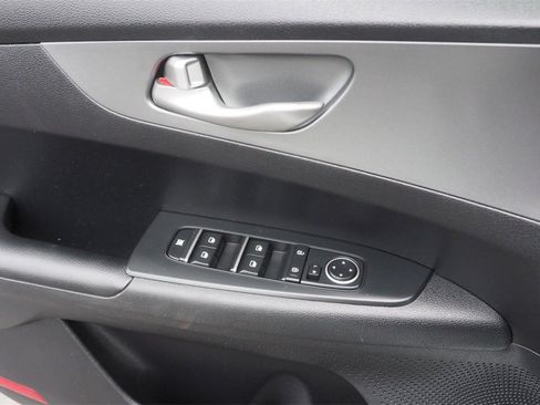 Used 2020 Kia Forte LXS image 18