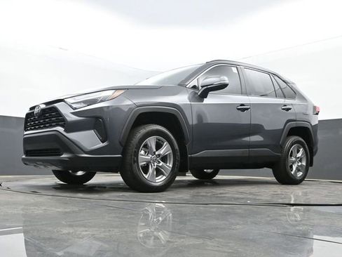 Used 2025 Toyota RAV4 XLE image 28