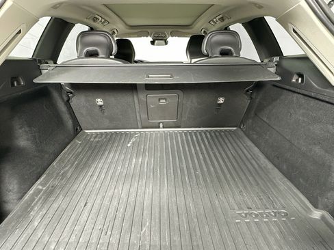 Used 2022 Volvo XC60 B5 Momentum w/ Protection Package Premier image 25