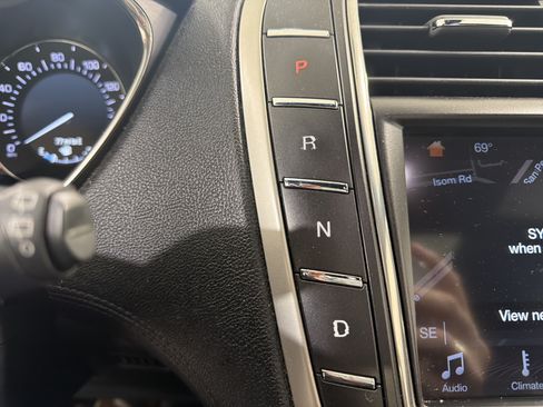 Used 2018 Lincoln MKX Reserve w/ Lincoln MKX Climate Package FWD image 20