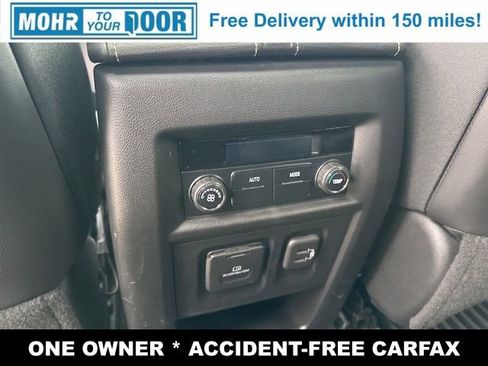 Used 2022 Chevrolet Traverse LT w/ LT Premium Package image 35