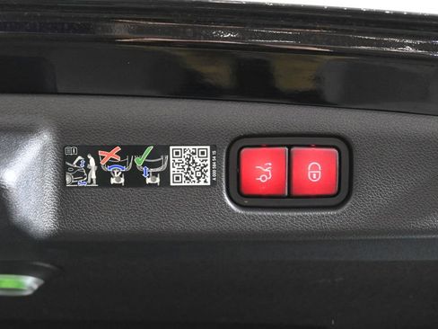 Certified 2025 Mercedes-Benz E 350 4MATIC Sedan image 35