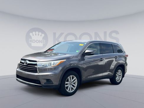 Used 2016 Toyota Highlander LE AWD/4WD image 1
